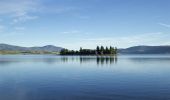 大雪山（Snowy Mountains）金德拜恩（Jindabyne）湖的美景