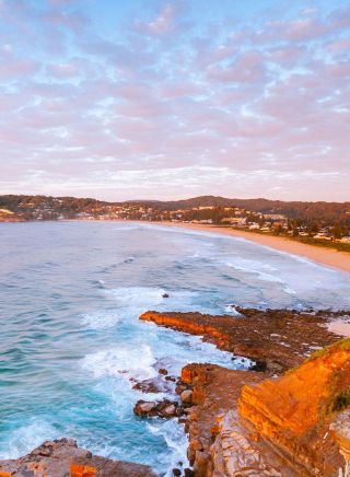 中央海岸北阿沃卡海灘 (Avoca Beach）的日落美景