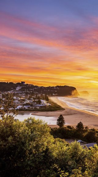 中央海岸阿沃卡海灘 (Avoca Beach）