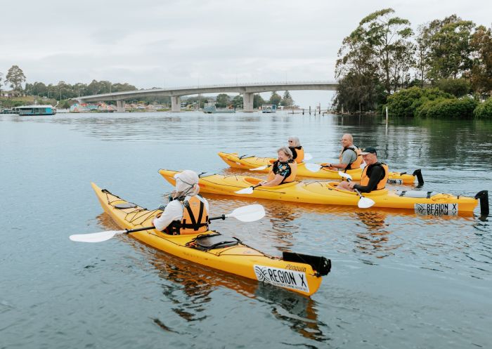 巴特曼斯灣 (Batemans Bay)X 區皮划艇體驗 參加巴特曼斯灣 (Batemans Bay)Region X Kayak Experience 的克萊德河皮划艇和牡蠣品嚐體驗
