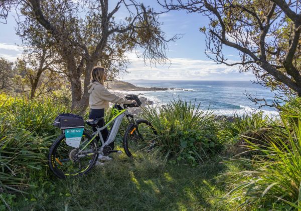 納魯馬（Narooma）、巴特曼斯灣 (Batemans Bay）和尤羅博達拉的南行逍遙遊