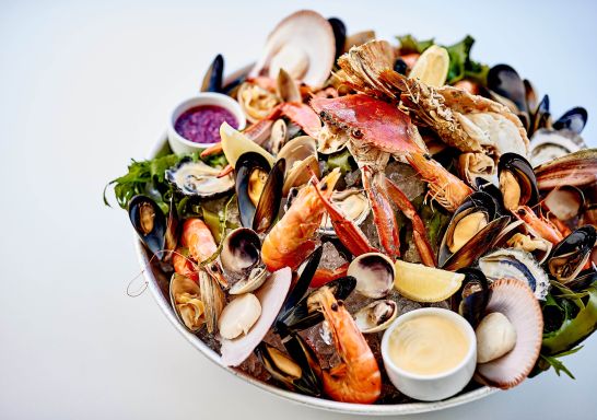 班尼斯特斯莫利莫克 (Bannisters Mollymook) 的里克·斯坦 (Rick Stein)
